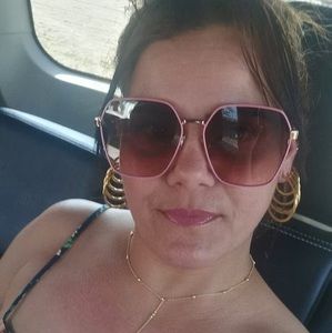 Meet your Posher, Yuneimi